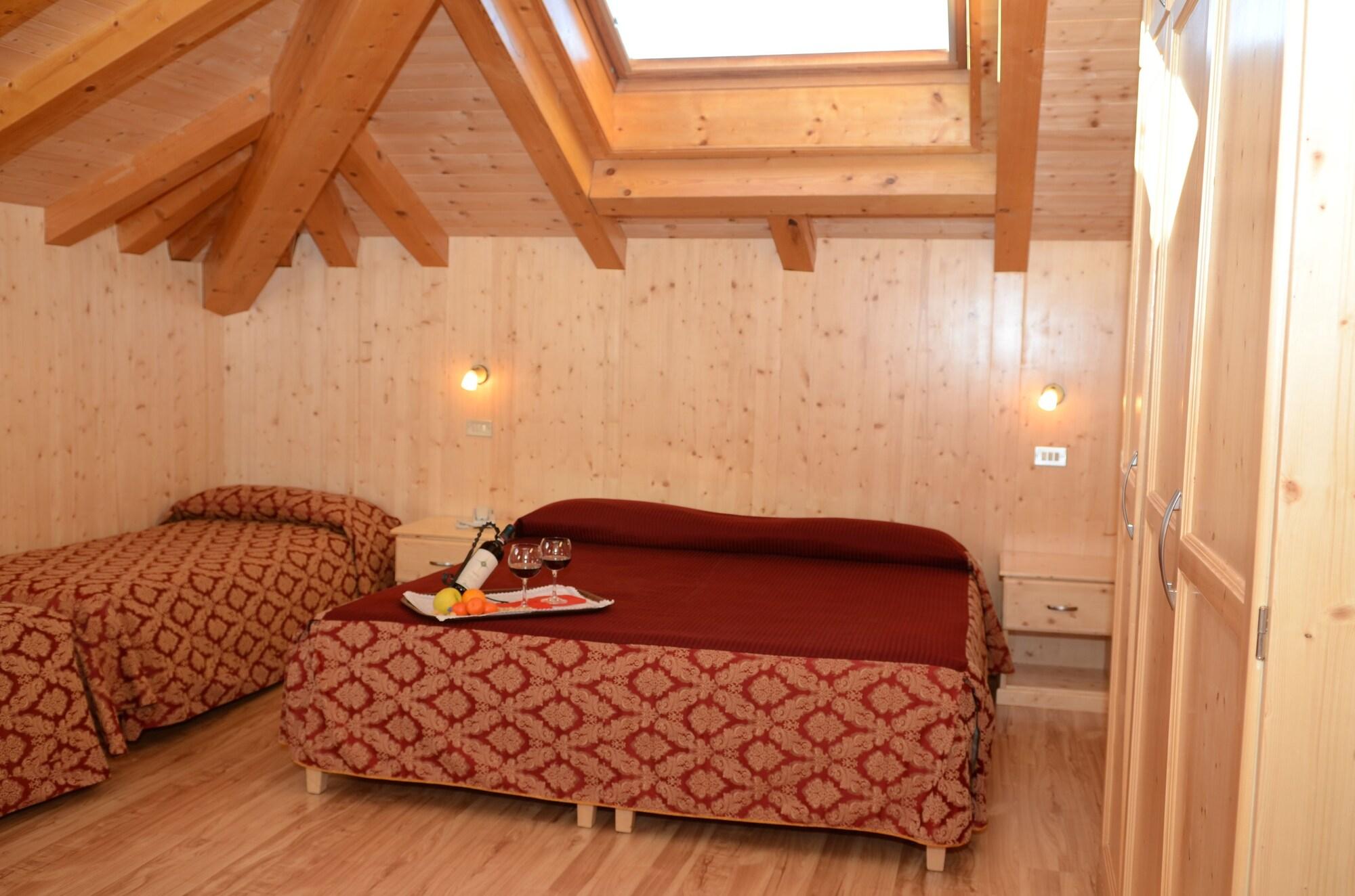 Hotel Corona Карано Экстерьер фото
