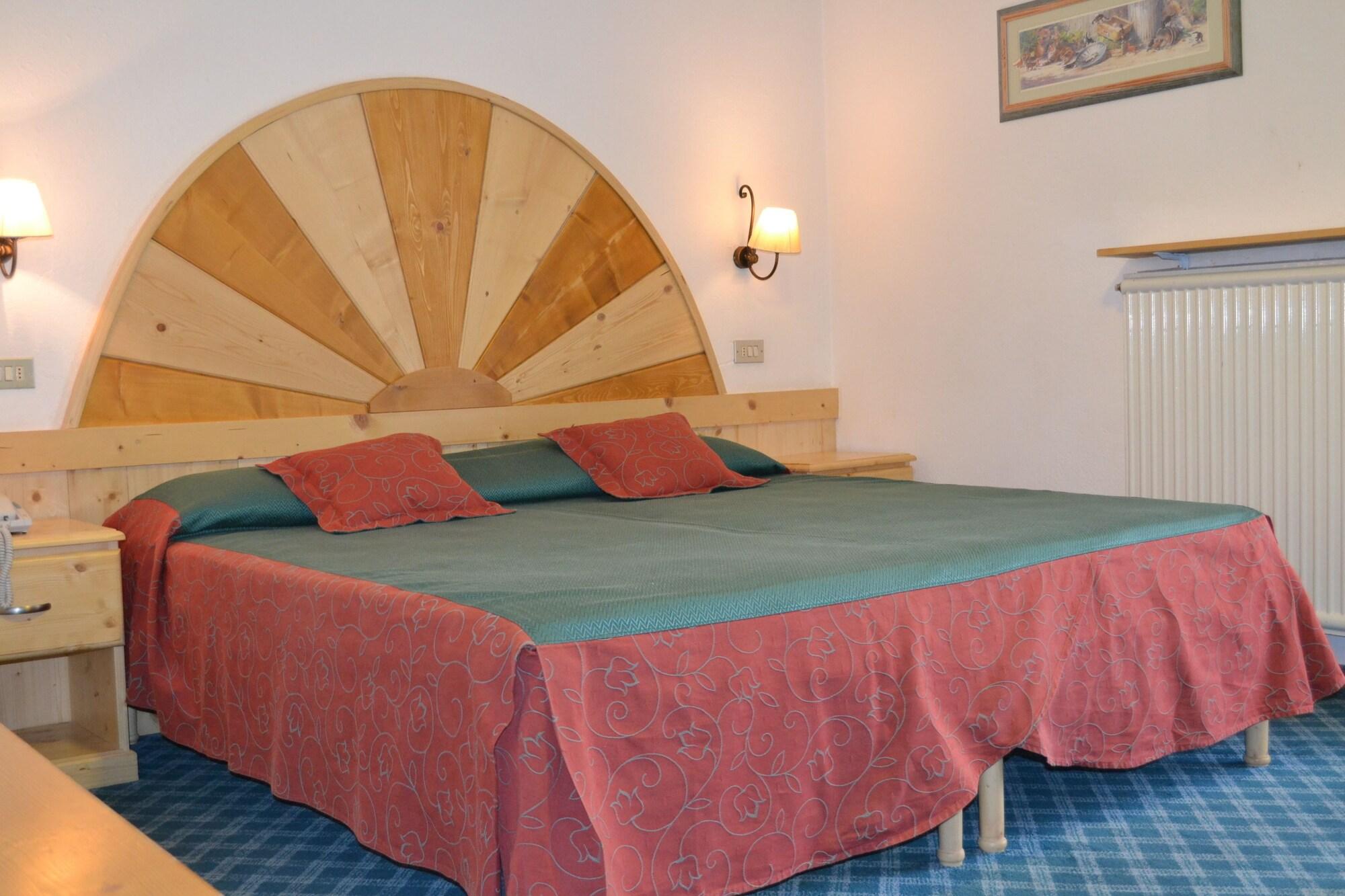 Hotel Corona Карано Экстерьер фото