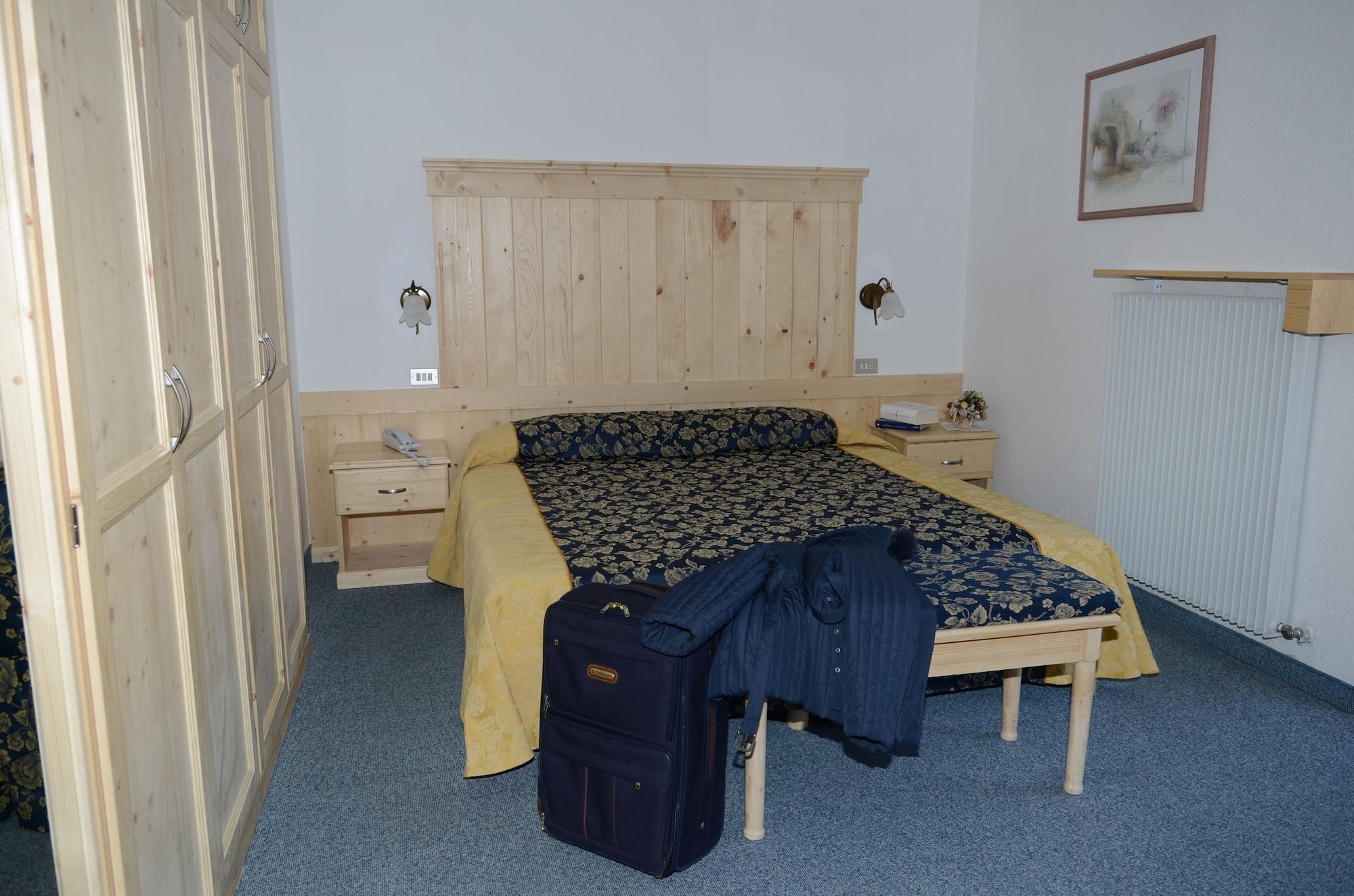 Hotel Corona Карано Экстерьер фото