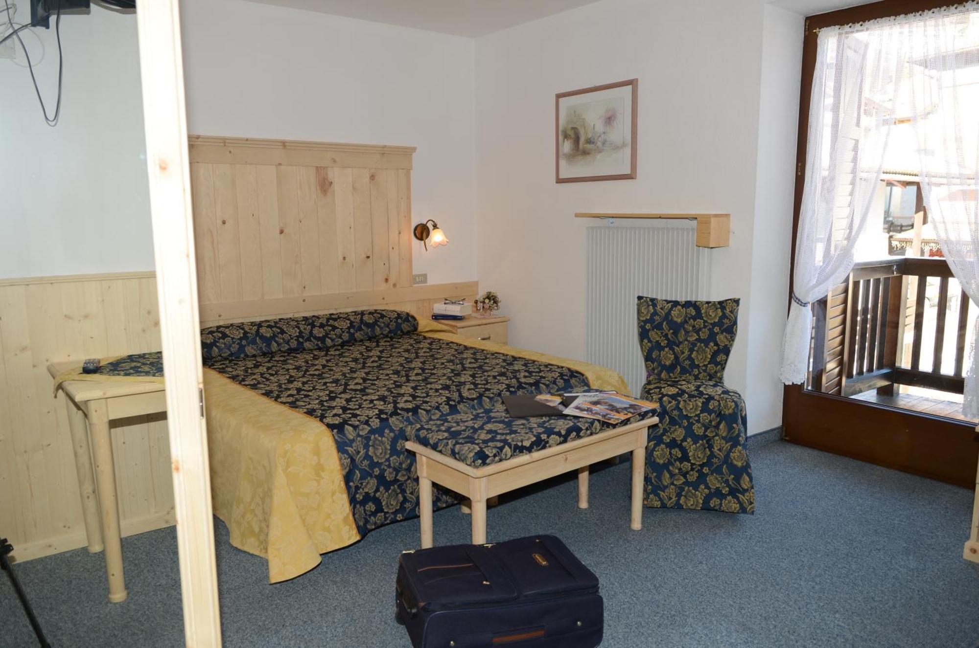 Hotel Corona Карано Экстерьер фото