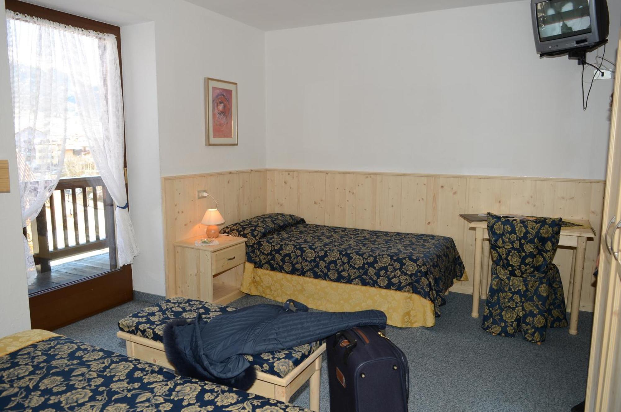 Hotel Corona Карано Экстерьер фото