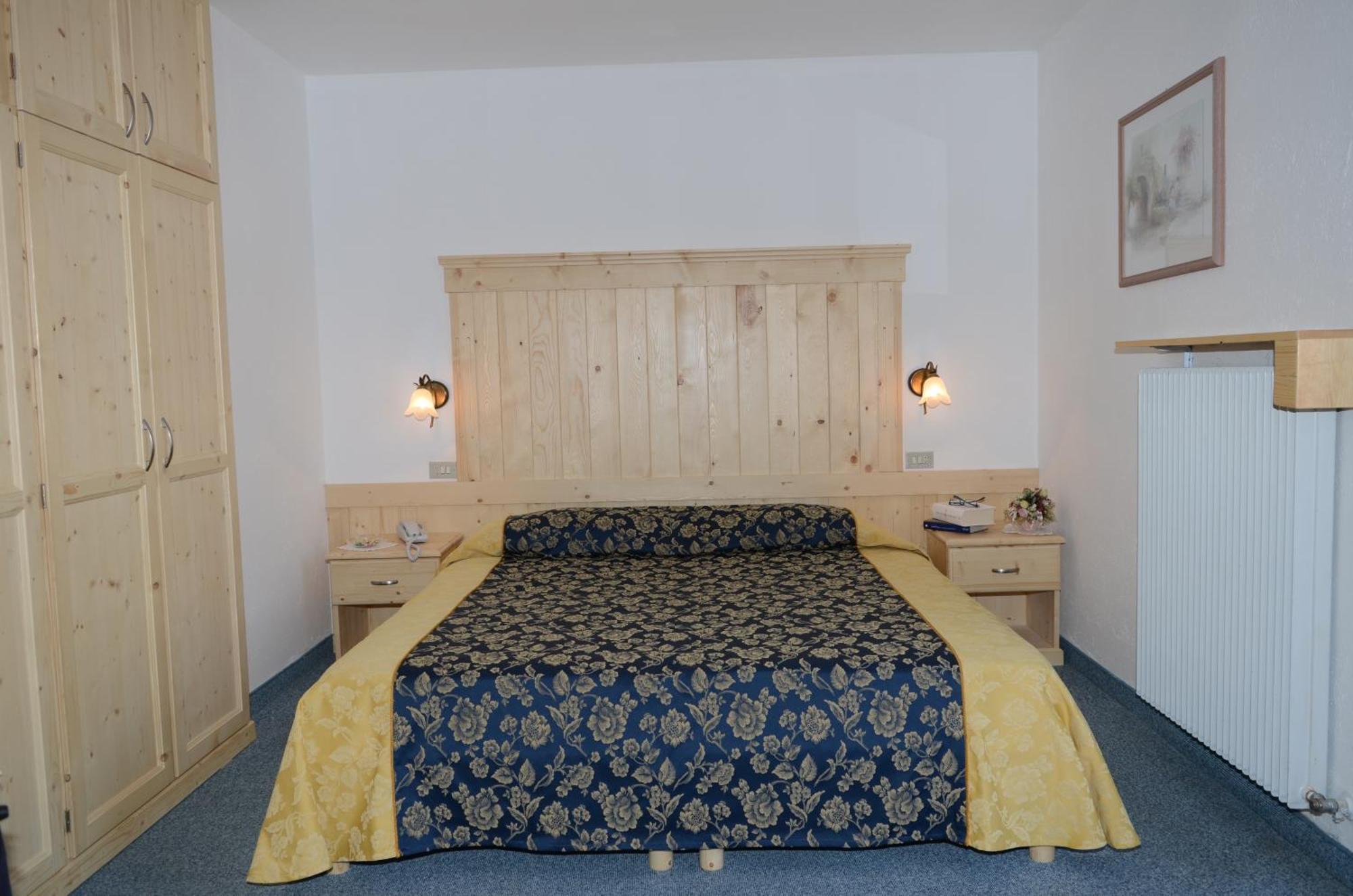Hotel Corona Карано Экстерьер фото