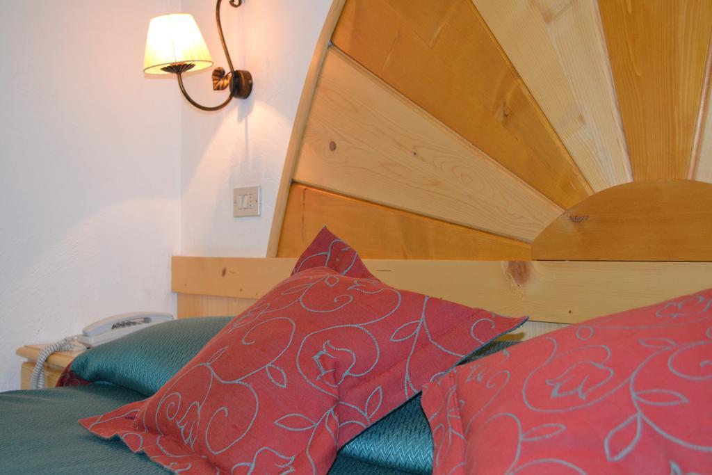 Hotel Corona Карано Экстерьер фото